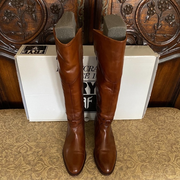 Women's Frye Tall Chestnut Color Polish Riding Boot Size 9M - Picture 3 of 9